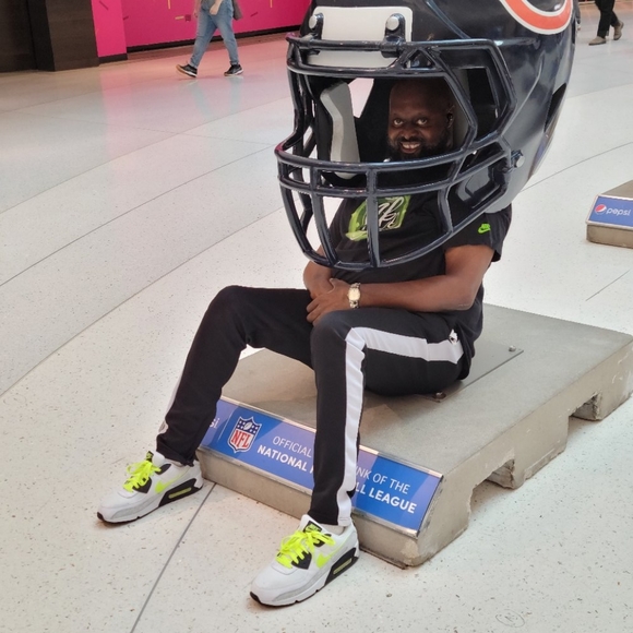 Meet your Posher, Adam - Picture 4 of 4